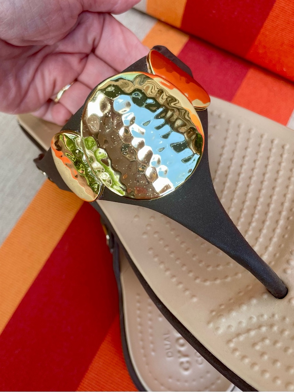 CROCS Brown and Gold  Slip-On Sandals Sanrah BNWOT - Picture 3 of 7